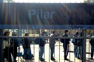 Feroz asalto en Pilar: trompeó a una mujer para robarle la cartera y el teléfono celular
