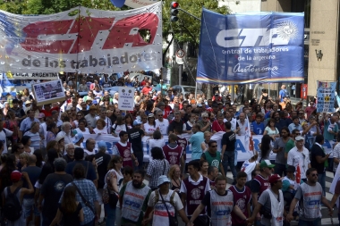 Paro nacional: gremios estatales, docentes y camioneros reclaman mejoras salariales