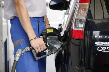 Consecuencias de la crisis y los aumentos: la venta de combustible cayó 30 por ciento