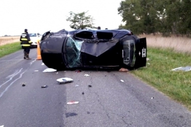 Choque fatal: una mujer y una niña fallecieron en un vuelco en la ruta 86