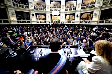 Con una chicana para Milei, Kicillof destacó la aprobación de leyes claves en la Legislatura