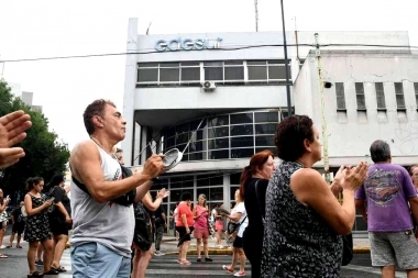 En medio del aluvión de denuncias, aún hay más de 26 mil usuarios sin energía eléctrica