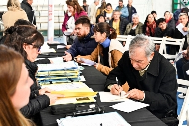 Acto municipal: 152 familias de Tigre formalizaron la firma de sus escrituras