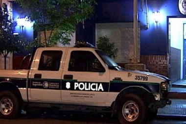 Tres policías de Berisso simularon un allanamiento en Ensenada y asaltaron a un comerciante