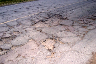 Piden reparación de la Ruta Provincial N° 50 en el tramo que atraviesa Lincoln y Carlos Casares