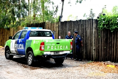 Ladrones anfibios: perseguidos por la policía, motochorros se tiraron al río y lograron escapar