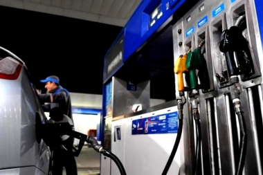 Más presión al bolsillo: la estatal YPF anunció un aumento en sus naftas del 4,55 por ciento