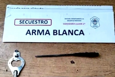 Estamos al horno: una nena de 12 años amenazó a otro con un cuchillo en el colectivo