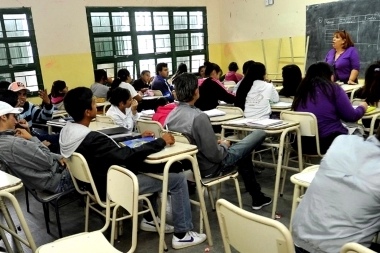 ¿Hay clases en La Plata?: una seccional de la FEB lanza un paro para el miércoles 14