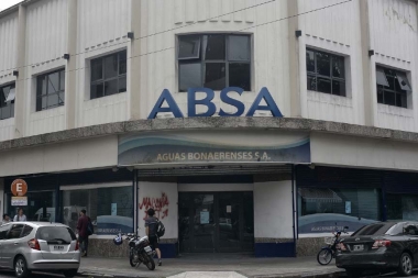 Ante los cortes de agua en La Plata, la Defensoría le reclamó a Absa un informe de los motivos