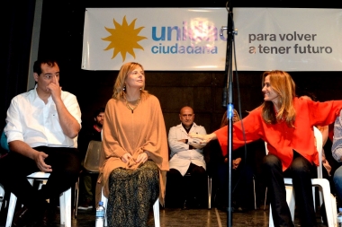 Relegada de la candidatura a Intendenta de La Plata, Tolosa Paz insiste en pedir una PASO