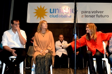 Relegada de la candidatura a Intendenta de La Plata, Tolosa Paz insiste en pedir una PASO