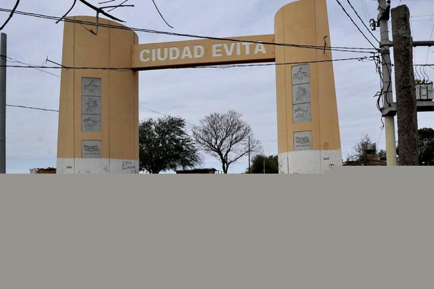 Vecinos lincharon hasta matar a un ladrón que había hecho una entradera en Ciudad Evita