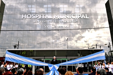Con presencia de Massa, Andreotti inauguró el Hospital Municipal de San Fernando