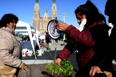 Para paliar la crisis: Julio Garro lanza mercado Municipal con alimentos a “precios accesibles”