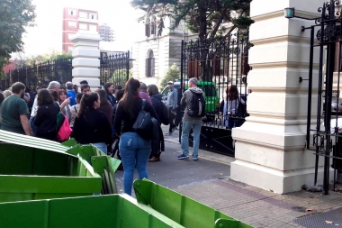 Video: caos y preocupación por amenaza de bomba en la Cámara de Diputados bonaerense