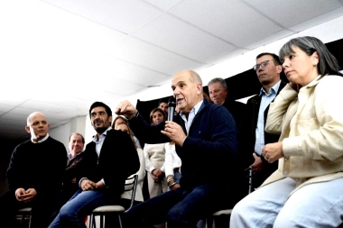 Zurro enrostró a Milei que recuperó una obra paralizada por Nación: “No, no nos caímos”
