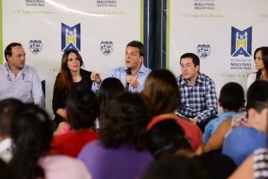 En medio de las pujas por el Presupuesto de Vidal, Massa se mostró con intendente peronista K