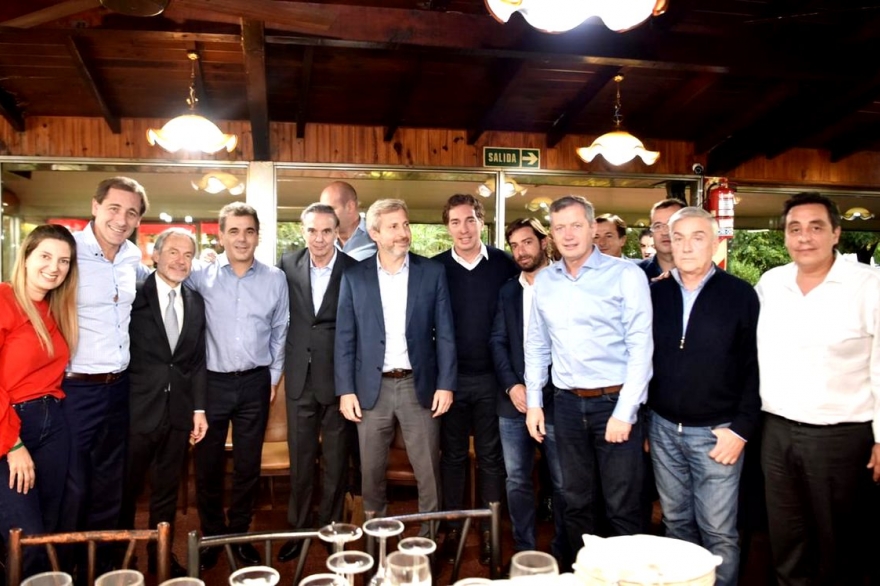 Con un almuerzo en la Costanera, el peronismo de Cambiemos le dio la bienvenida a Pichetto