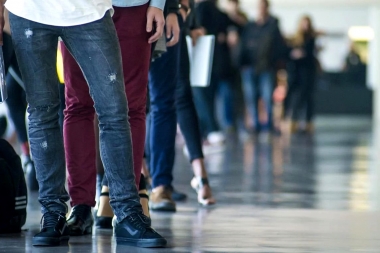 El peor valor en 13 años: casi 2 millones de personas no tienen trabajo en la Argentina