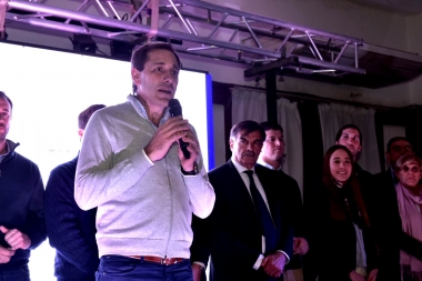 Garro presentó a sus candidatos: “Esta elección nos enfrenta contra el equipo de los fracasos”