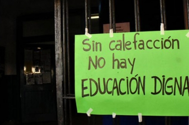 Docentes de SUTEBA denuncian “más de 500 mil estudiantes sin calefacción” en Provincia