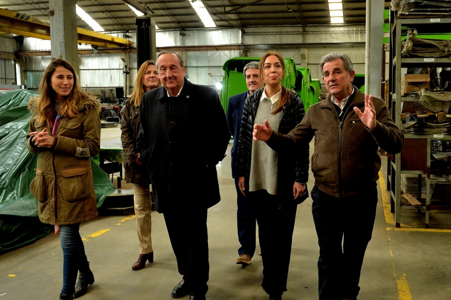 Desde una fábrica de Tandil, Vidal anunció una baja en los Ingresos Brutos para las Pymes