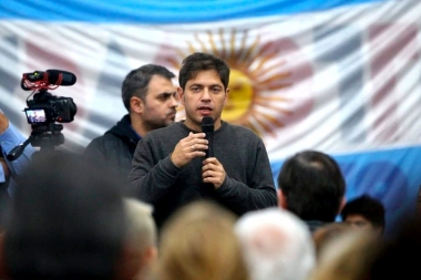 Kicillof pisa La Plata con agenda cargada: presentación de libro e inauguración de local