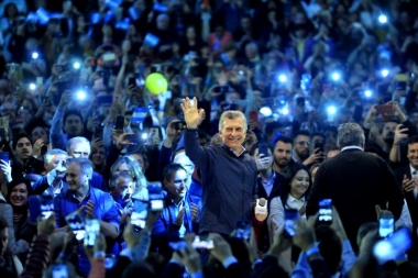 Macri cerró su campaña en Córdoba y habló de la “revolución de la obra pública”