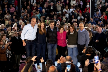 Vidal sigue en busca de votos: “Es muy importante que vayan a votar”, les pidió a jubilados