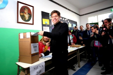 Votó Kicillof y afirmó: “Hoy vi un sol que me hizo pensar en que puede ser un gran día”