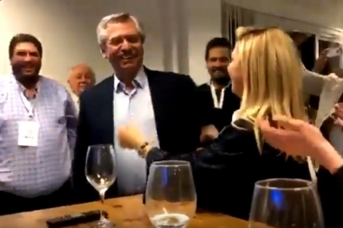 Mirá el momento íntimo en que Alberto Fernández se entera de su triunfo sobre Macri