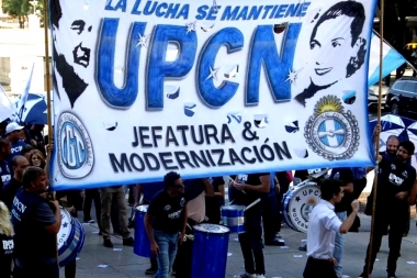 Al igual que los médicos, estatales piden a Vidal reabrir paritarias y cláusula gatillo mensual