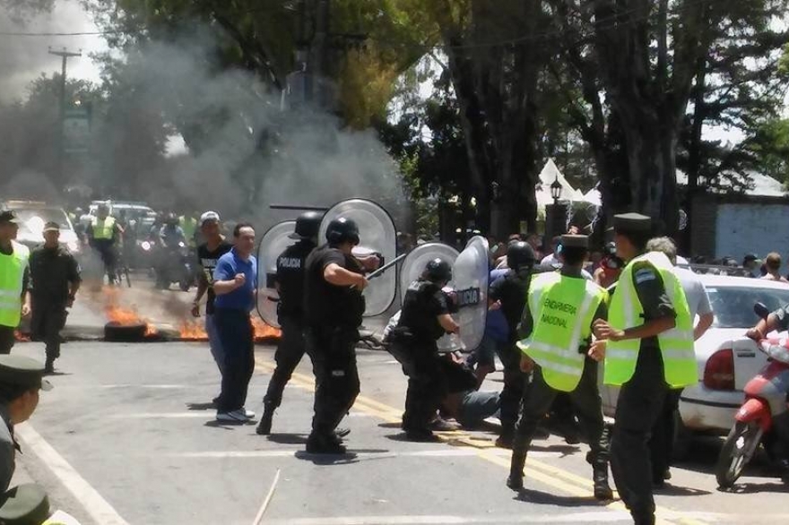 Represión a vecinos de Pergamino que reclamaron por inundaciones
