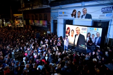 Mayra Mendoza se impone en Quilmes por 5 puntos y el peronismo recuperaría el distrito