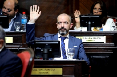 Por un acuerdo político, senador bonaerense de Cambiemos pide licencia y cede su banca