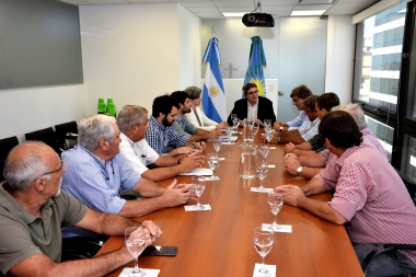 En medio de un posible paro, Javier Rodríguez recibió a la mesa directiva de Carbap