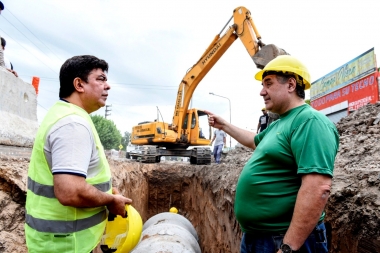 Con fondos íntegramente municipales, Espinoza supervisó obras de Mega Plan Hidráulico