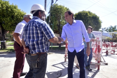 Garro supervisó las tareas hidráulicas para mejorar la red de desagües en Tolosa y Ringuelet