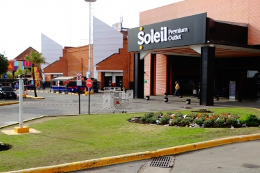 Horror en un shopping de San Isidro: le pegan un tiro frente a su hija y está parapléjico