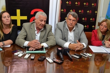 Desde el massismo proponen que sea coparticipable a los municipios la compensación a la Provincia