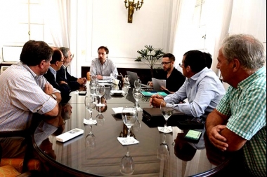 López se reunió con intendentes radicales: situación financiera, necesidades y proyectos