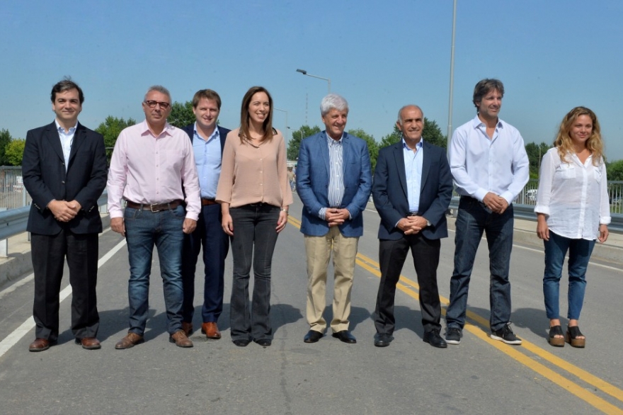 En compañía de intendentes massistas, Vidal inauguró el nuevo puente "El Taurita" en la tierra de Massa