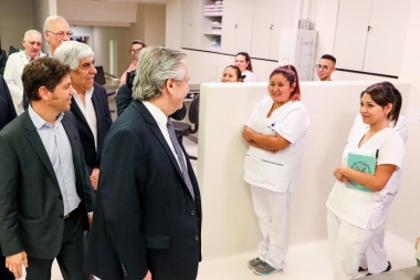 Junto a Alberto y Moyano, Kicillof inauguró el Sanatorio Antártida esperando el pico del virus