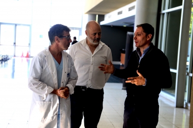 Esteban Echeverría: Gray recorrió el hospital del bicentenario en el marco de la pandemia