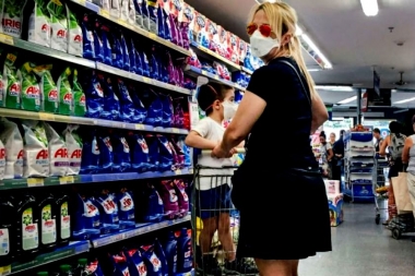Nación autoriza a padres a llevar hijos al supermercado si no tienen con quién dejarlos