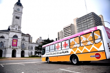 La Plata: lanzaron un “colectivo sanitario” para trasladar al personal esencial del Municipio