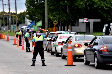 La Plata: desde el sábado, extreman controles de circulación para evitar traslado de "no esenciales"