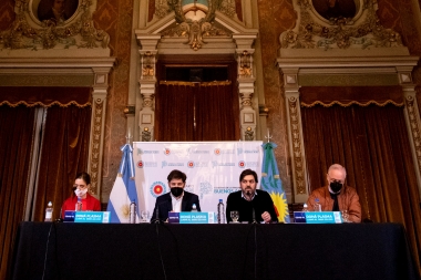 Kicillof anunció la regularización de 15 mil trabajadores estatales de la salud