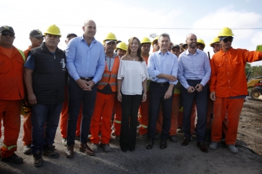 Macri sigue mostrándose junto a Vidal en el Conurbano: recorrieron las obras de pavimentación en Quilmes